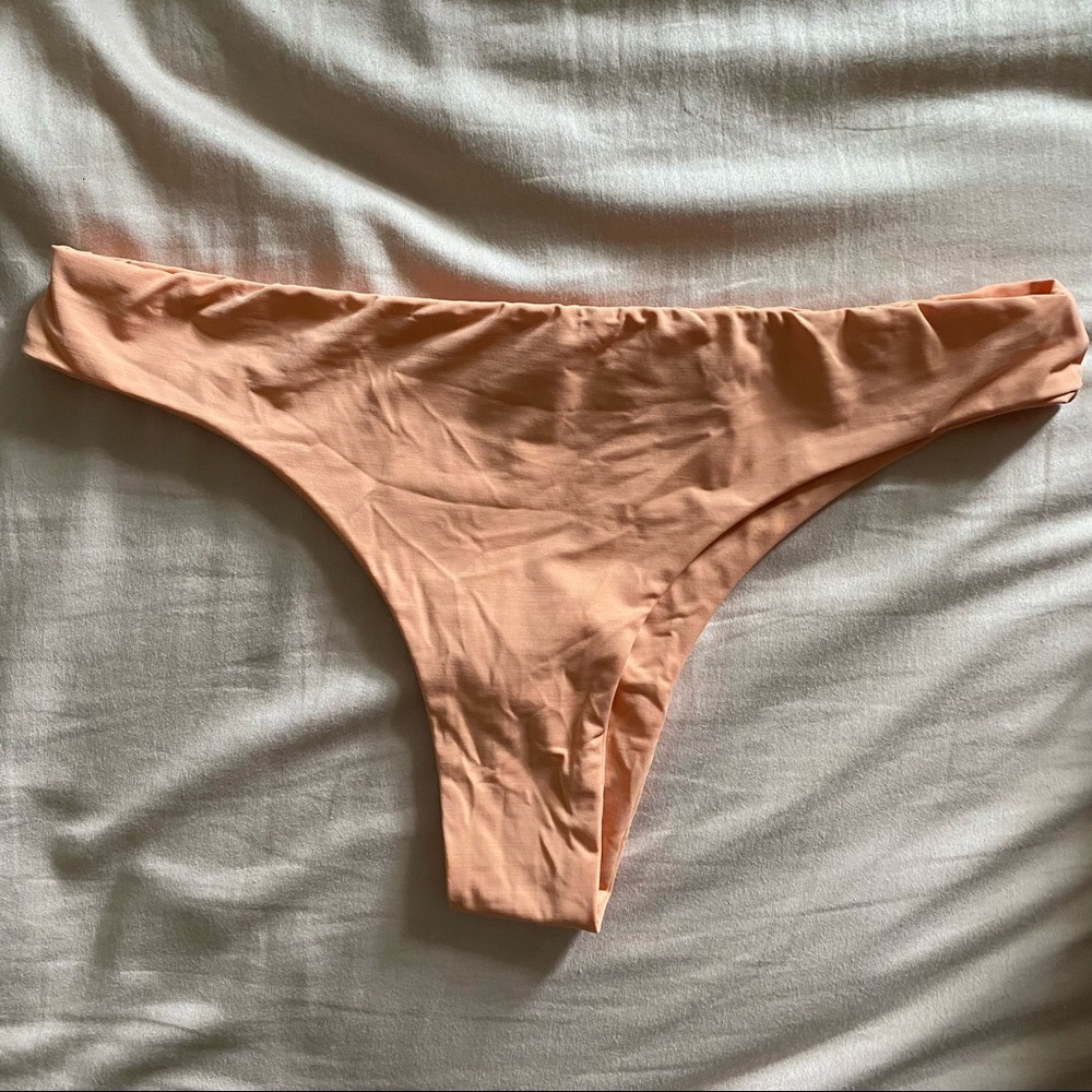 Thong bikini bottom